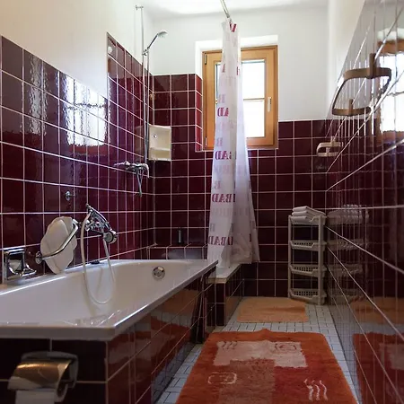 Spacious Holiday In Near Town Center *