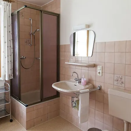 Spacious Holiday In Near Town Center