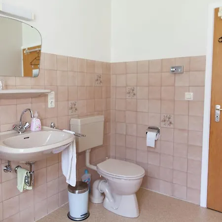 Сasa de vacaciones Spacious Holiday In Near Town Center Kesten