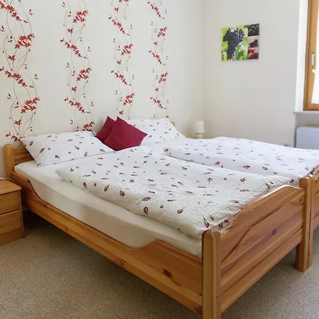 Spacious Holiday In Near Town Center Сasa de vacaciones Kesten