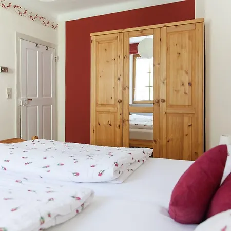 Spacious Holiday In Near Town Center Kesten