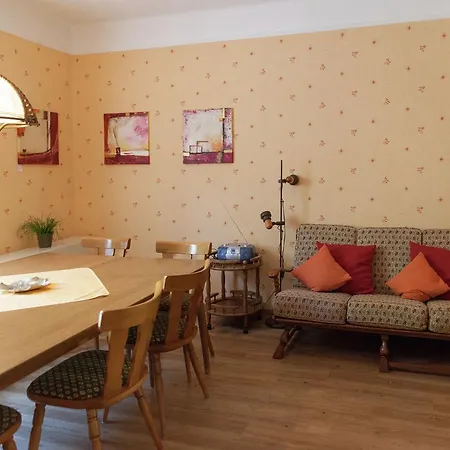 Spacious Holiday In Near Town Center Сasa de vacaciones
